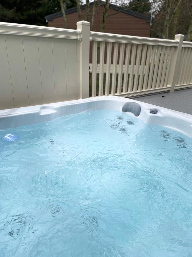 Holiday home Happy Days With Hot Tub York